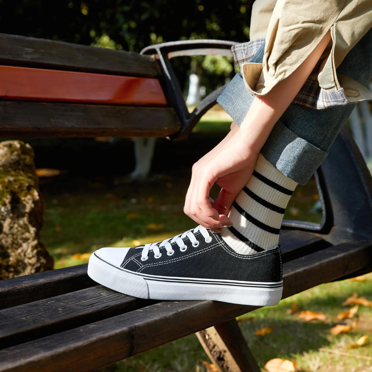 ZGR Padded Toe Low Top Canvas Sneaker in Black, worn